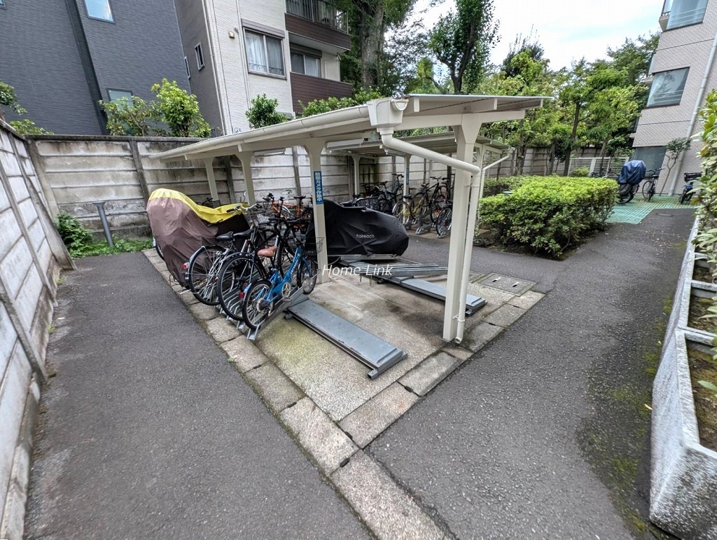 パーク・ノヴァ池袋要町　駐輪場